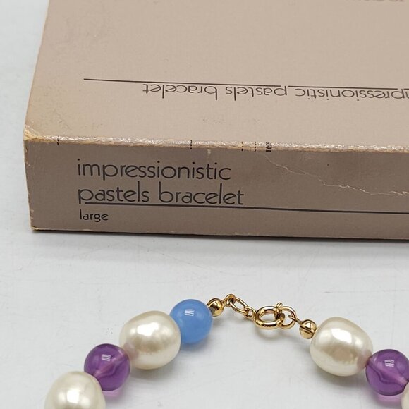 Faux Pearls Avon Bracelet Impressionistic Pastels 1986 Vintage Purple Blue 8.5 - Picture 2 of 4